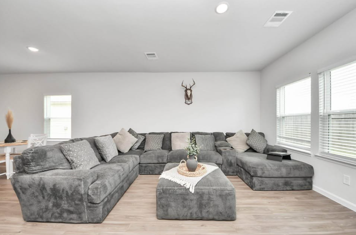 Beautiful two-story home for sale in Dayton - Houses in Dayton - Image 3 of 5