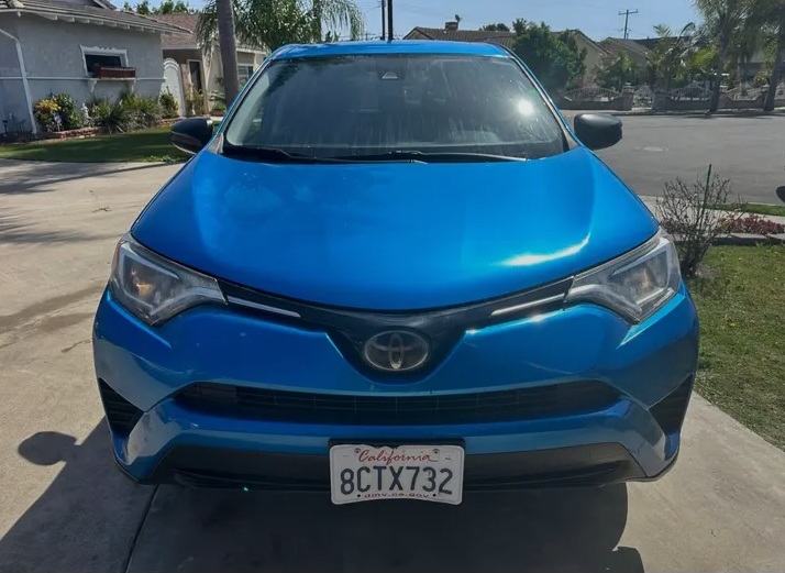 Selling my 2018 Toyota RAV4 LE in Garden Grove - Cars in Garden Grove - รูปภาพ 3 of 8