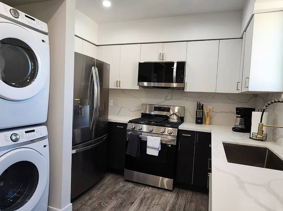 Townhome of 3 bedrooms, 3.5 baths, all appliances included, garaje for LEASE - Houses in Los Angeles - Image 4 of 5