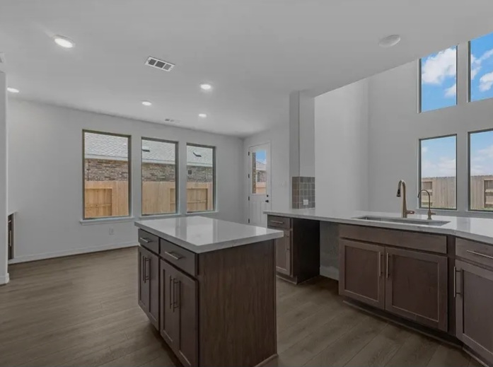 stunning 4-bedroom, 3.5-bath home for sale in Brookshire - Houses in Brookshire - Image 3 of 10