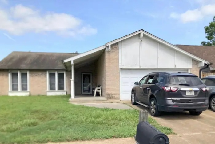 Sweet House, PERFECT INVESTOR DEAL in Houston in Houston — Houses