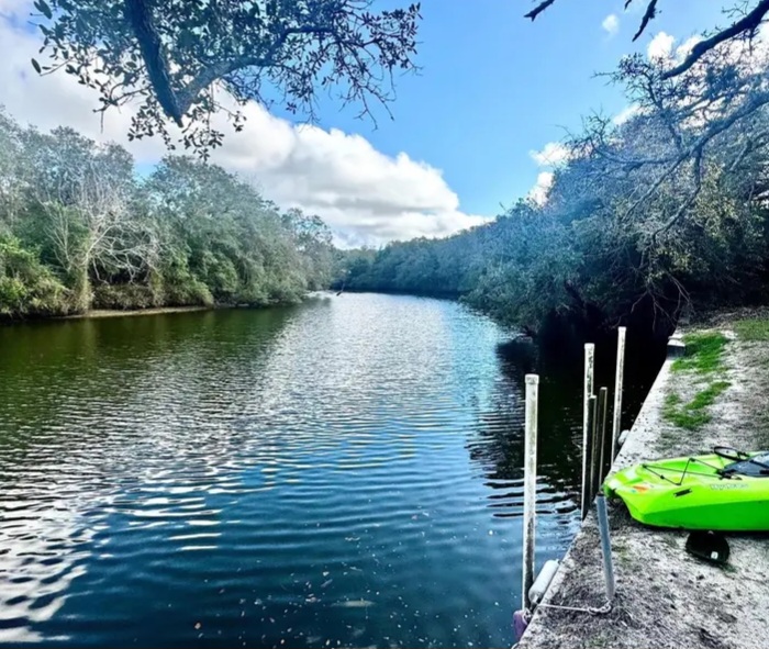 🌊 TEXAS WATERFRONT INCOME PROPERTY ON 5.35 ACRES! 🌊 in LA Ward, TX - Houses in Jackson County - Image 8 of 10