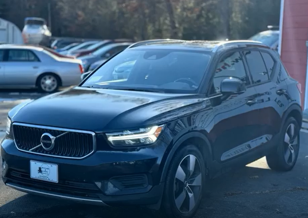 🚗 2020 Volvo XC40 T5 Momentum Sport Utility 4D — Cars