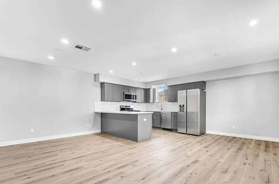 Apartment for Lease in Los Angeles 90019 (Washington & Crenshaw) - Apartments in Los Angeles - รูปภาพ 2 of 5