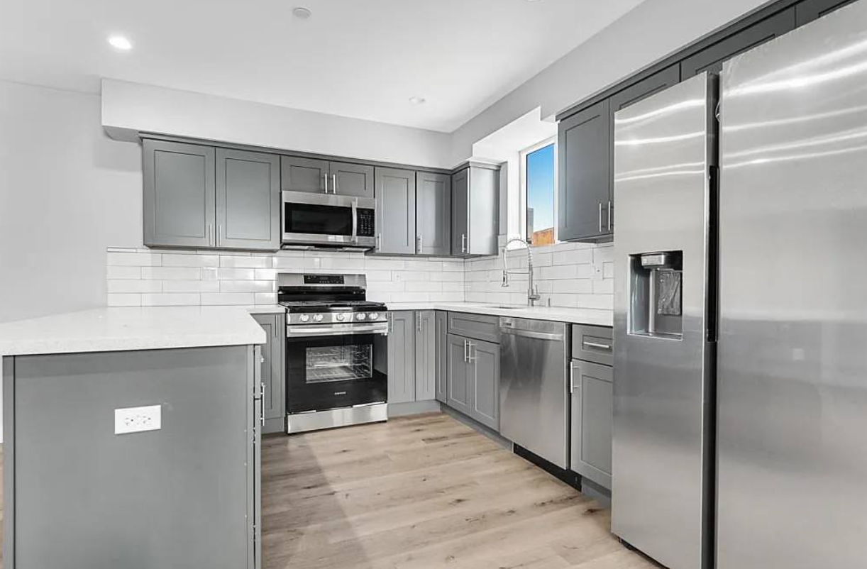 Apartment for Lease in Los Angeles 90019 (Washington & Crenshaw) in Los Angeles — Apartments