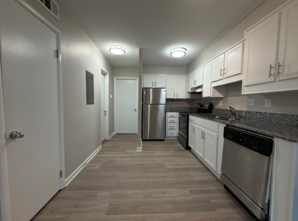 Apartment is located just minutes from Five Points South, UAB, Highland Park - Apartments in Birmingham - Image 3 of 5