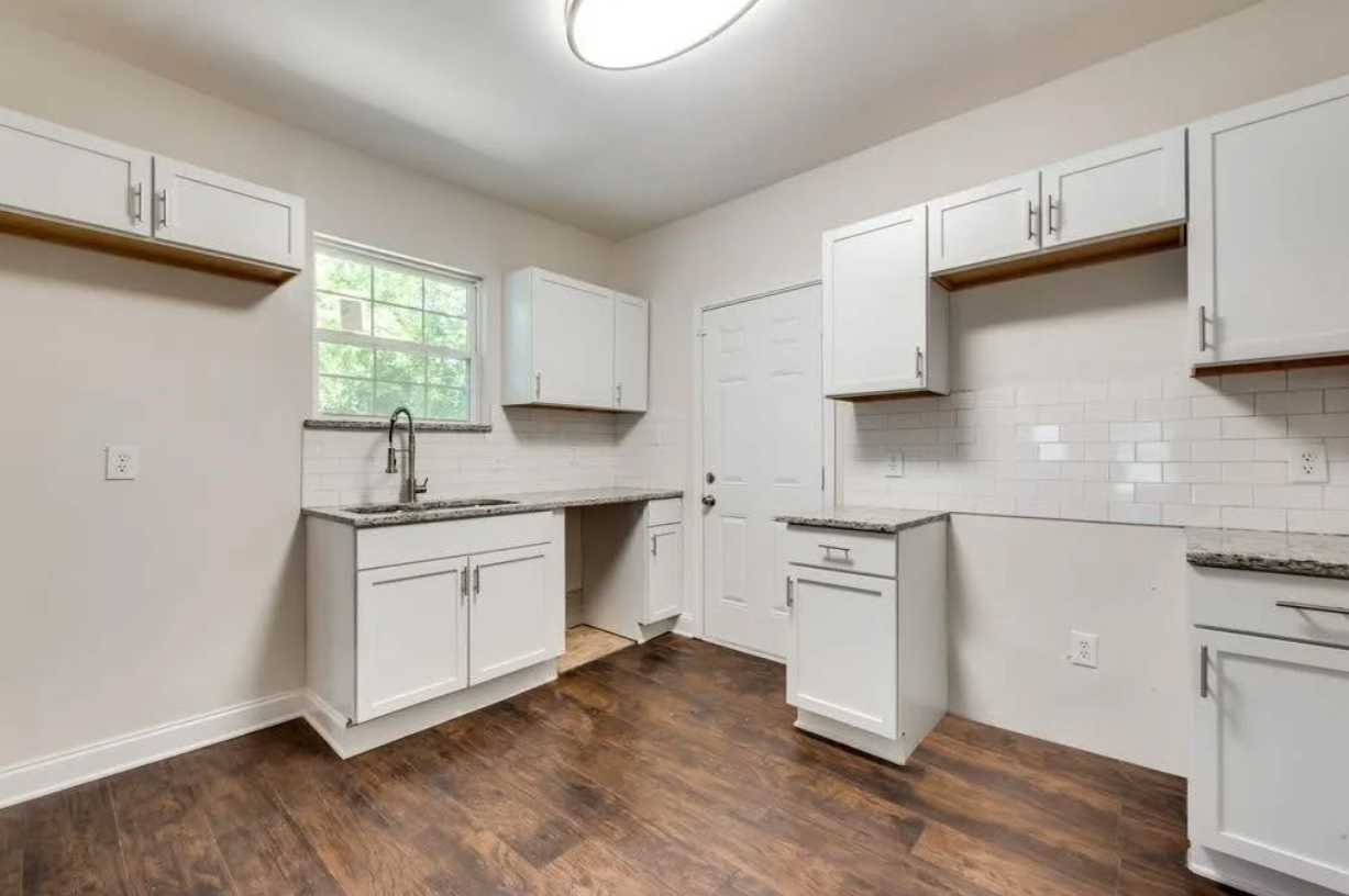 Investment Opportunity in Fort Worth - Houses in Fort Worth - Image 2 of 3