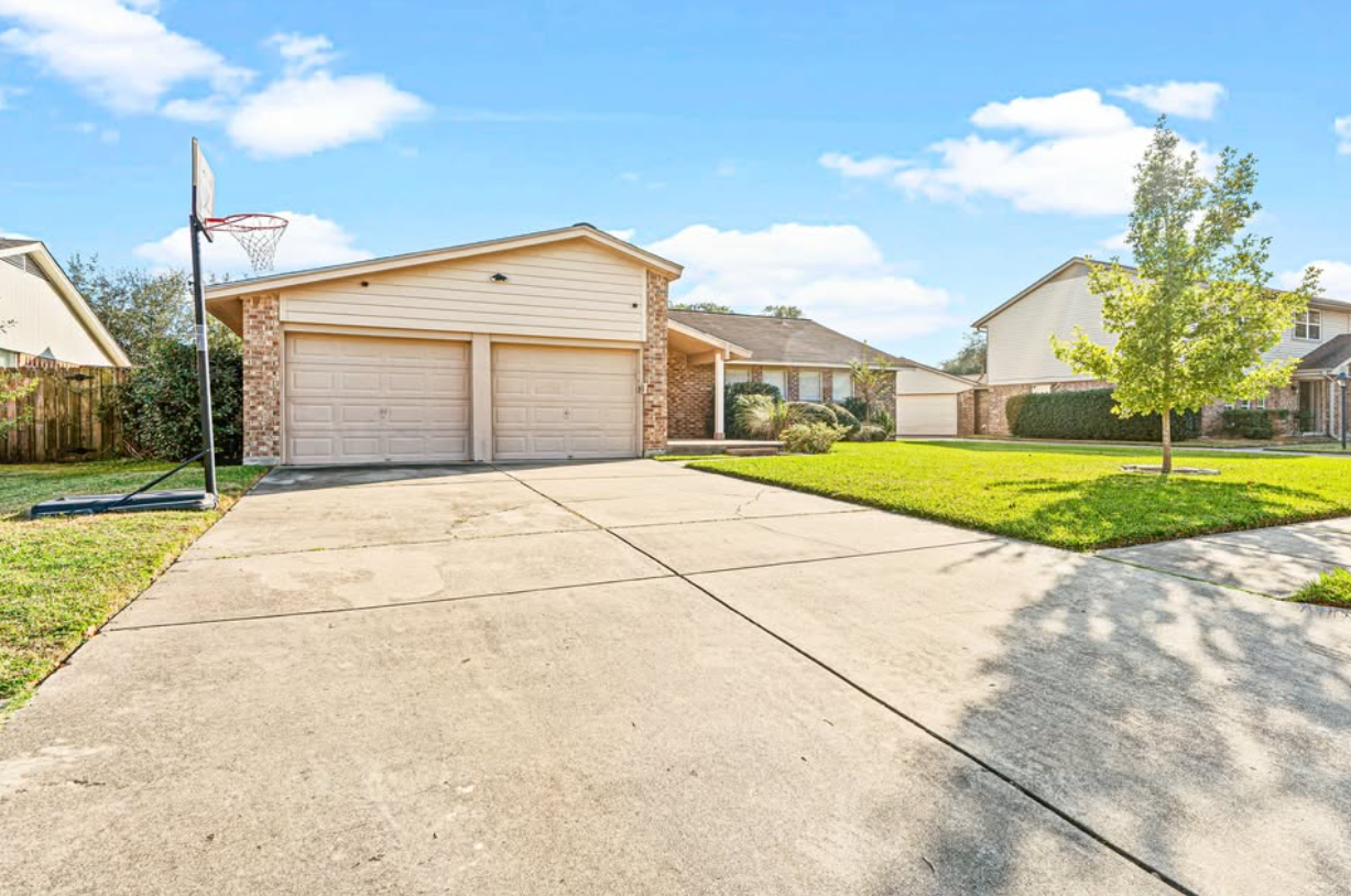 Beautifully Updated Home in the Highly Sought-After Katy ISD! in Houston — Houses