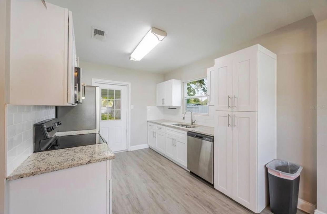 2 PROPERTY PACKAGE SUBTO DEALS IN LAKELAND FLORIDA - Houses in Houston - Image 3 of 4